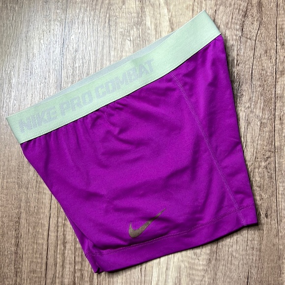 Women’s Nike Pro DriFit Fushia 2.5 Compression Shorts Size Small - Picture 2 of 7